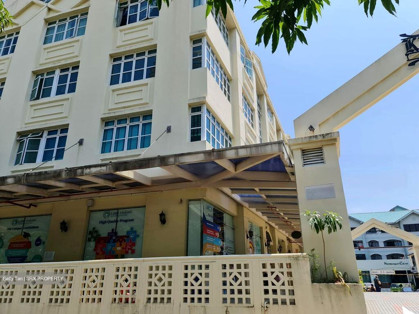 Kingston Terrace (D14), Retail #479198231